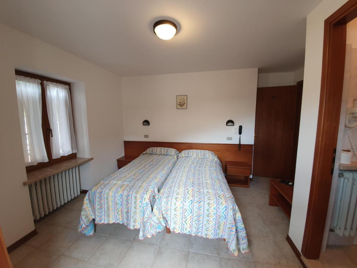 Albergo Speranza Spiazzi Di Monte Baldo Spiazzi Di Caprino Ngoại thất bức ảnh